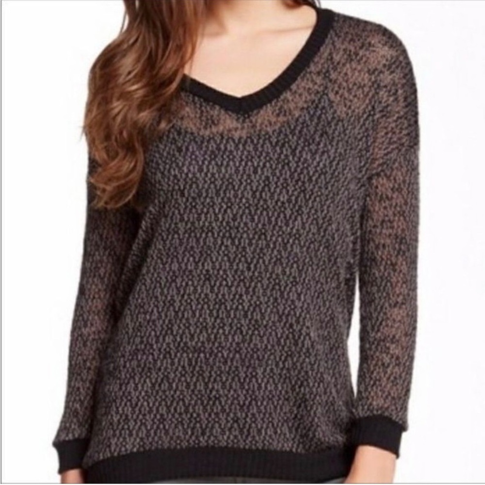 Harlowe & Graham lightweight v-neck sweater